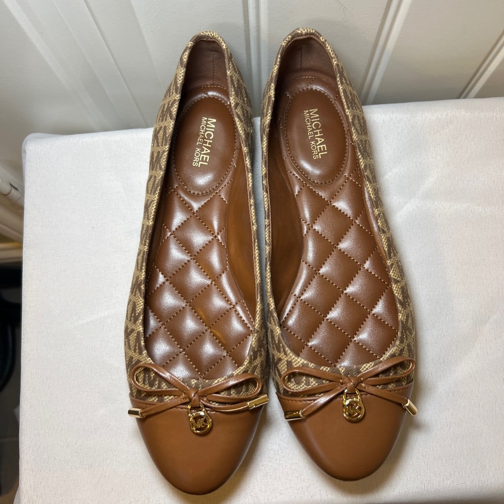 Michael Kors Women’s Brown and Tan MK Logo Ballet Flats Bow Size 8.5‎ - Picture 2 of 12